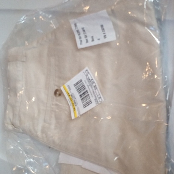 LL Bean size 4 regular women's shorts stone color - Picture 1 of 4